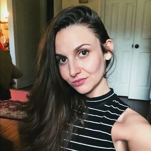 Meet your Posher, Chloe